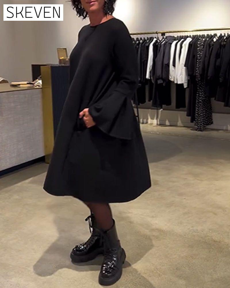Robe unie à manches évasées et froncée