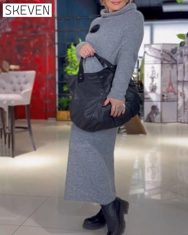Lockeres Kleid mit Rollkragen und langen Ärmeln