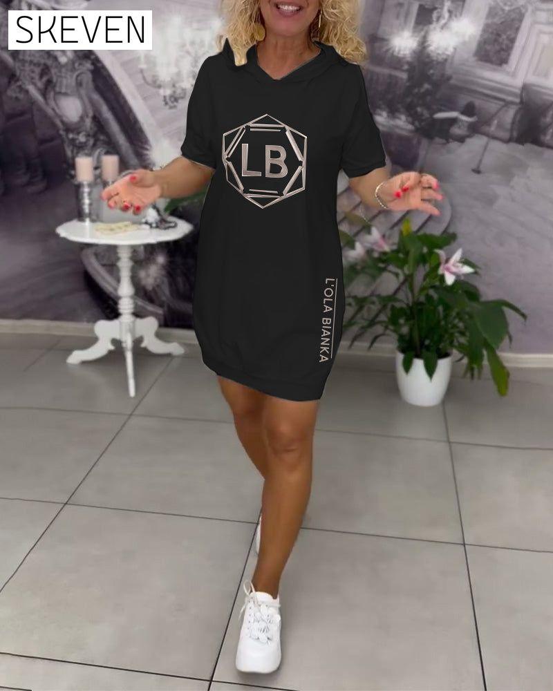 Sportkleid mit Kapuze und Schriftzugaufdruck