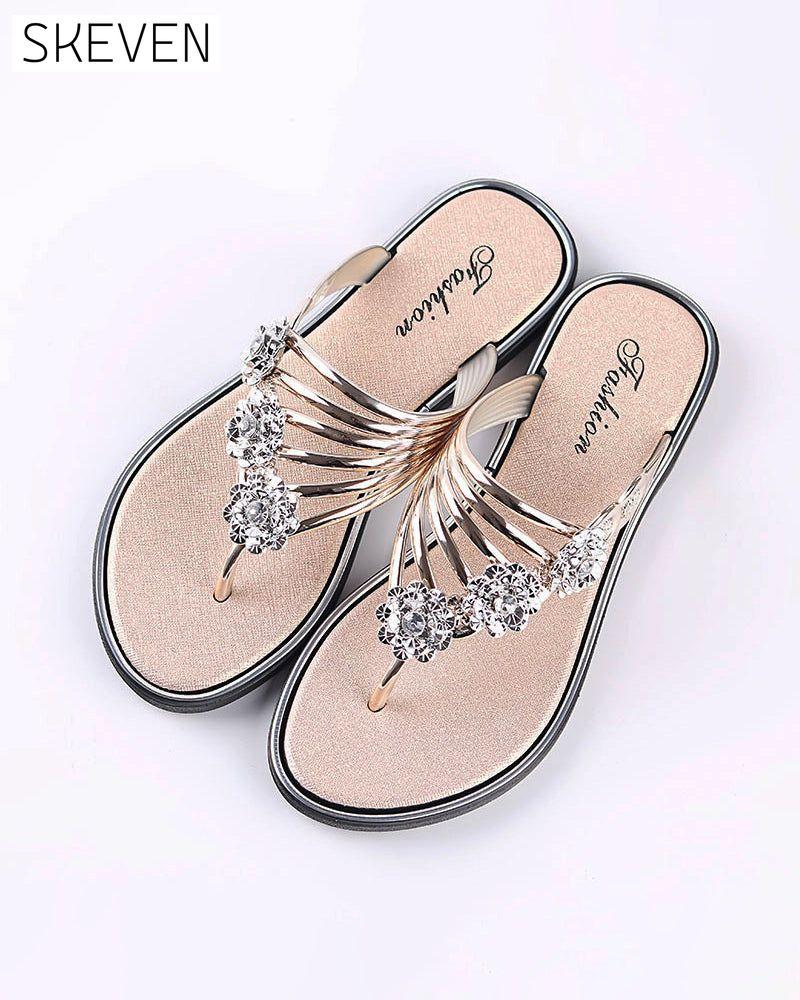 Fashionable floral rhinestone flip-flops