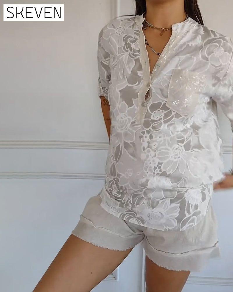 Bedruckte Bluse mit V-Ausschnitt und Knopfleiste