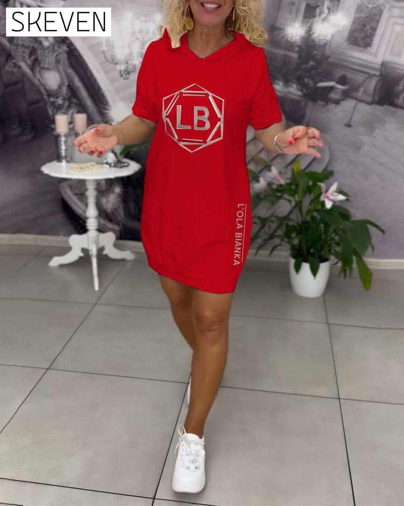 Sportkleid mit Kapuze und Schriftzugaufdruck