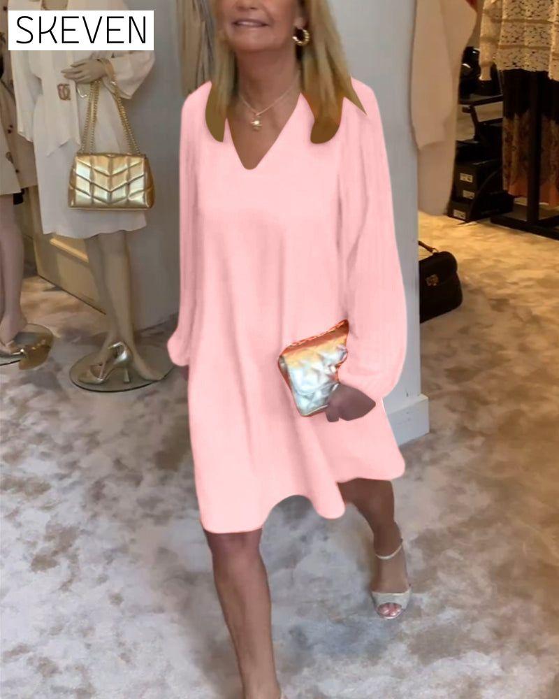 einfarbiges Kleid mit Laternenärmeln und V-Ausschnitt