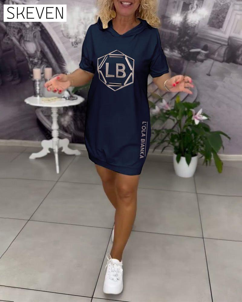 Sportkleid mit Kapuze und Schriftzugaufdruck