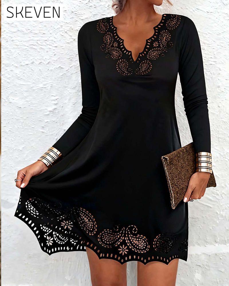Robe amincissante en crochet à manches longues