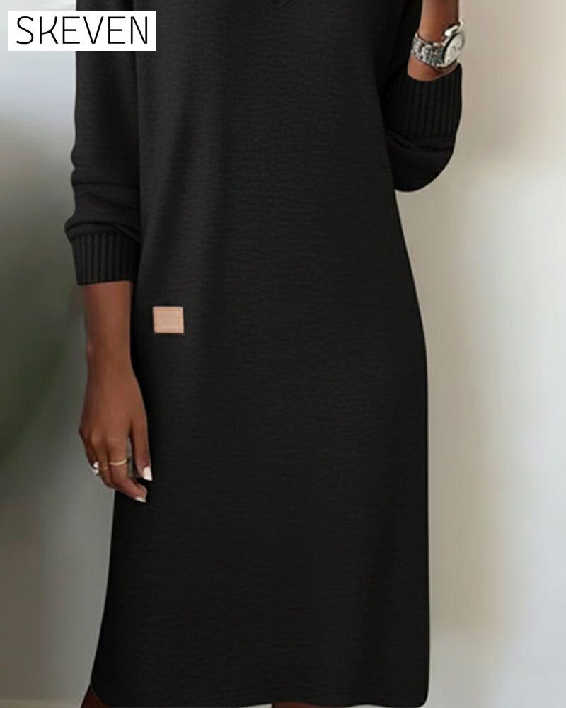 Stilvolles Strickkleid mit V-Ausschnitt