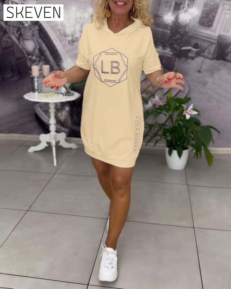 Sportkleid mit Kapuze und Schriftzugaufdruck
