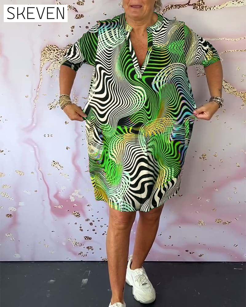 Colorful printed V-neck half-sleeve pocket dress