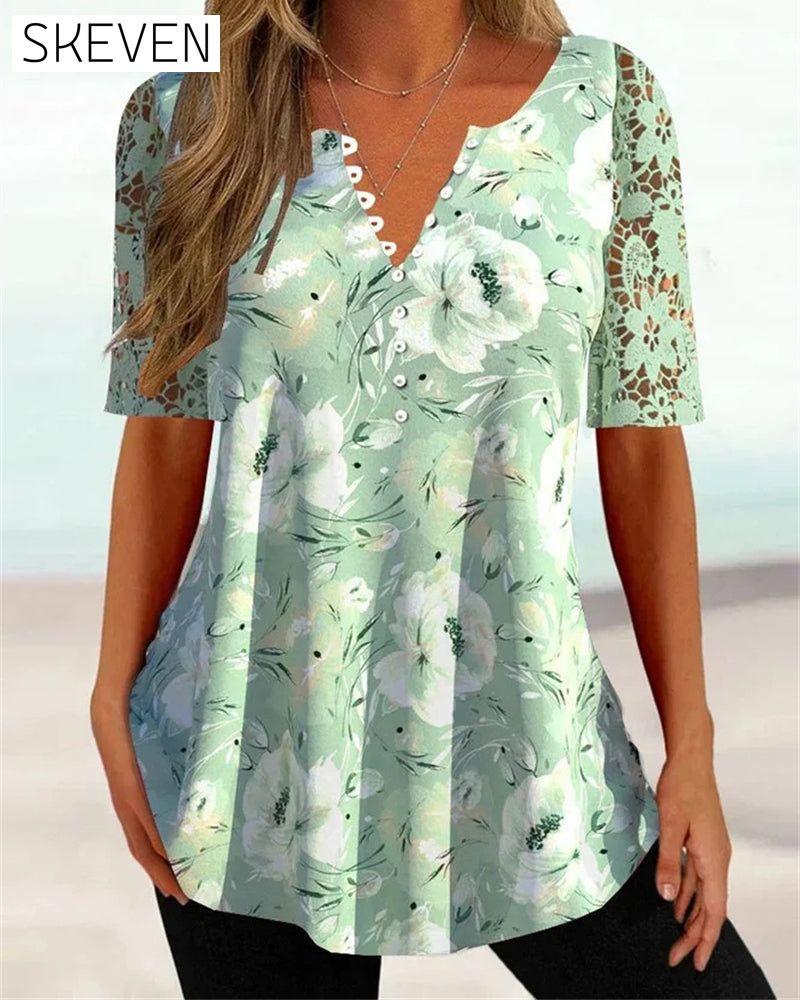 Kurzärmelige Bluse mit V-Ausschnitt und Print