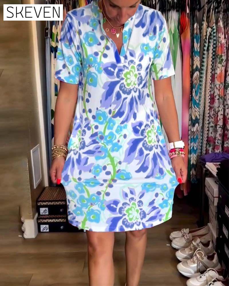 Short-sleeved floral V-neck dress
