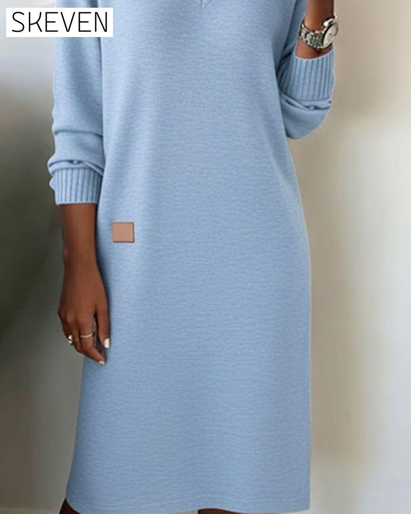 Stilvolles Strickkleid mit V-Ausschnitt