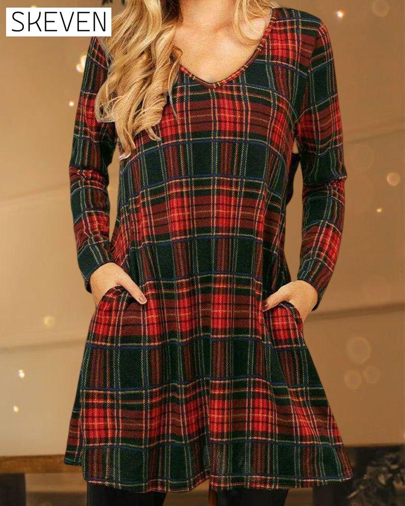 Locker geschnittenes Kleid mit Karomuster für Weihnachten