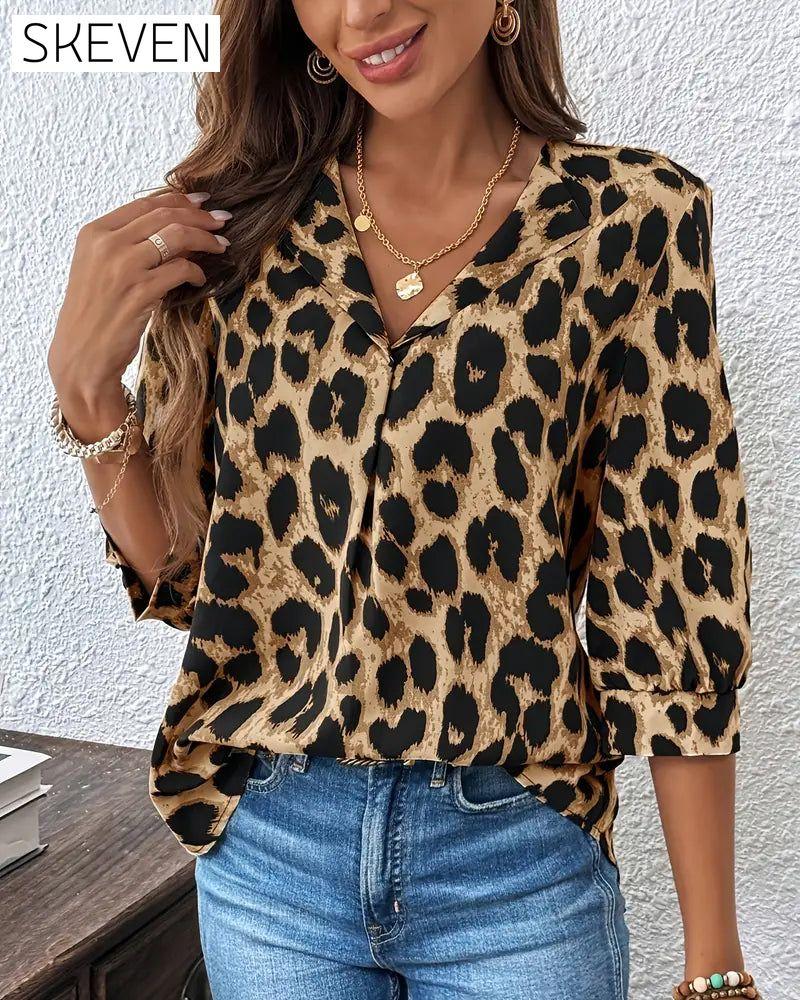 Halbärmelige, lockere Bluse mit Leopardenmuster