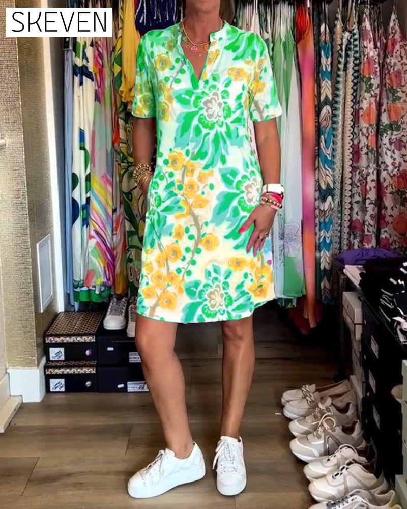 Short-sleeved floral V-neck dress