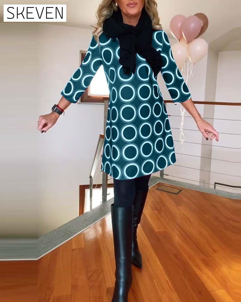 Freizeitkleid mit Rundhalsausschnitt und Kreismuster