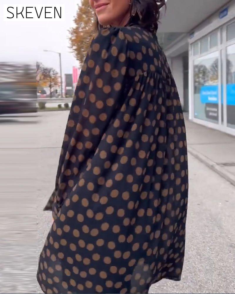 Langärmliges Kleid mit Polka-Dots
