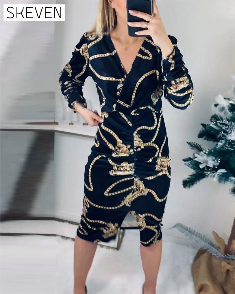 Kleid mit Schlitz und taillierter Passform