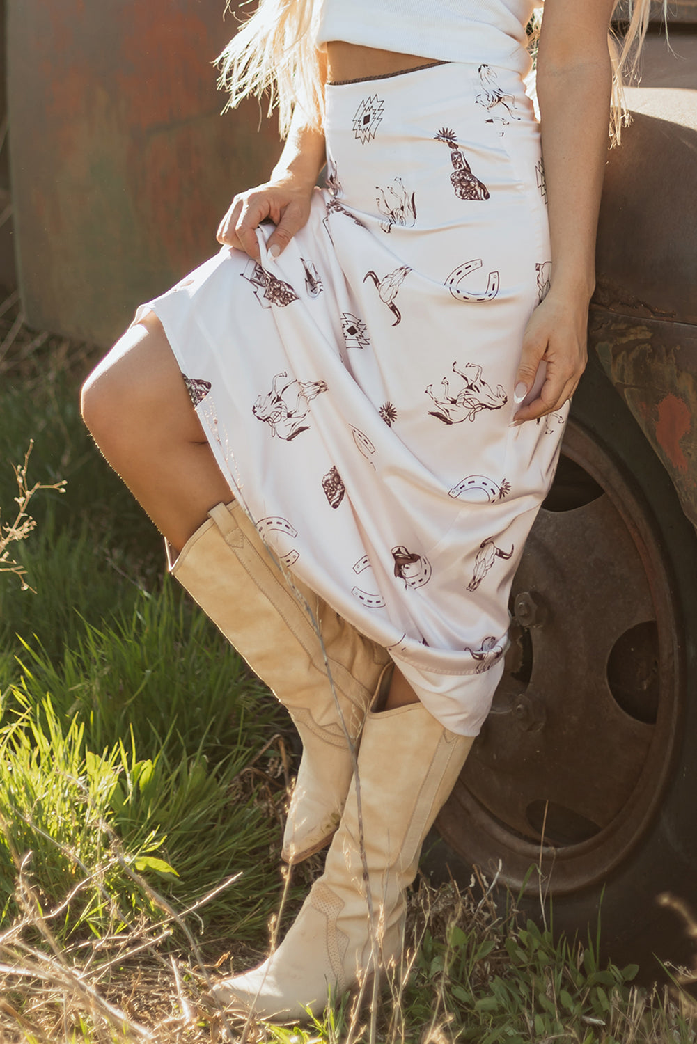 Beige Satinrock mit Western-Print, lang