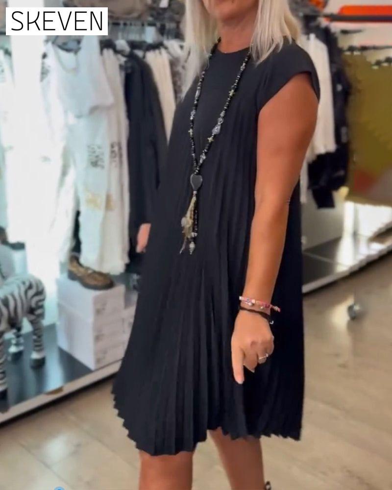 Round neck solid color pleated casual dress