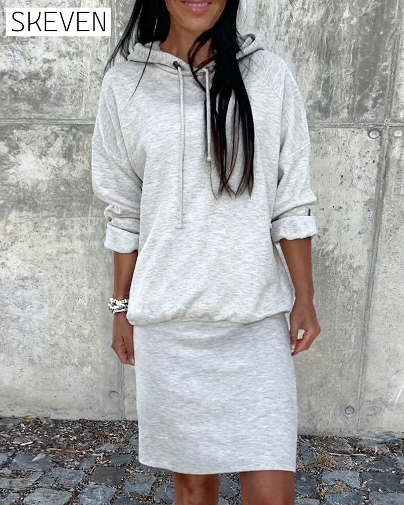 Lässiges Kapuzenpulloverkleid