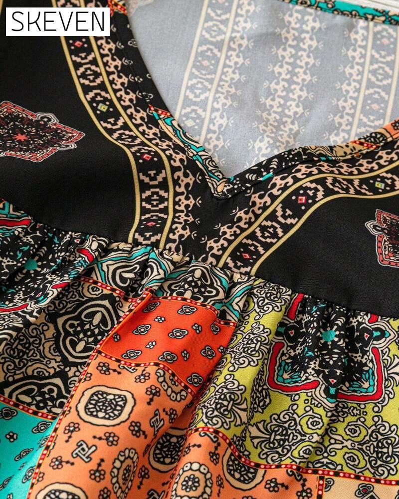T-Shirt mit Blumenmuster und V-Ausschnitt