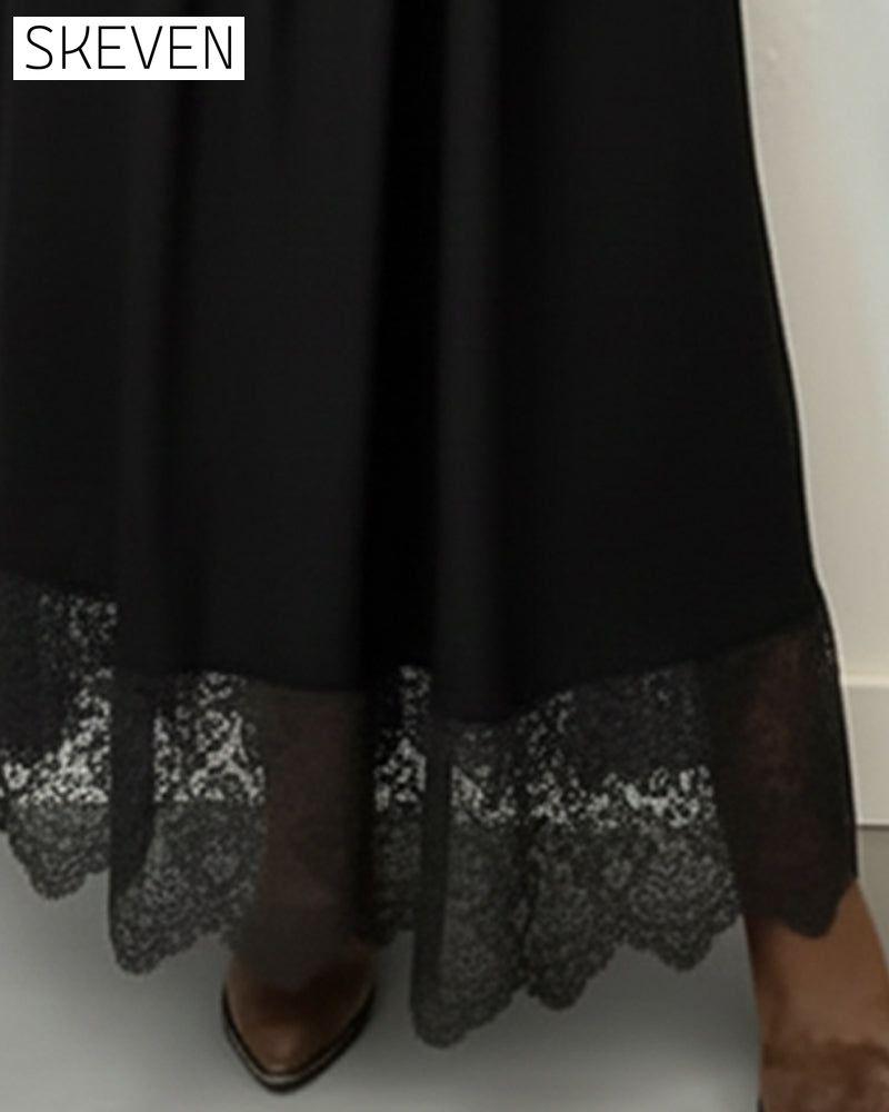 Spitzenkleid mit V-Ausschnitt und Falten