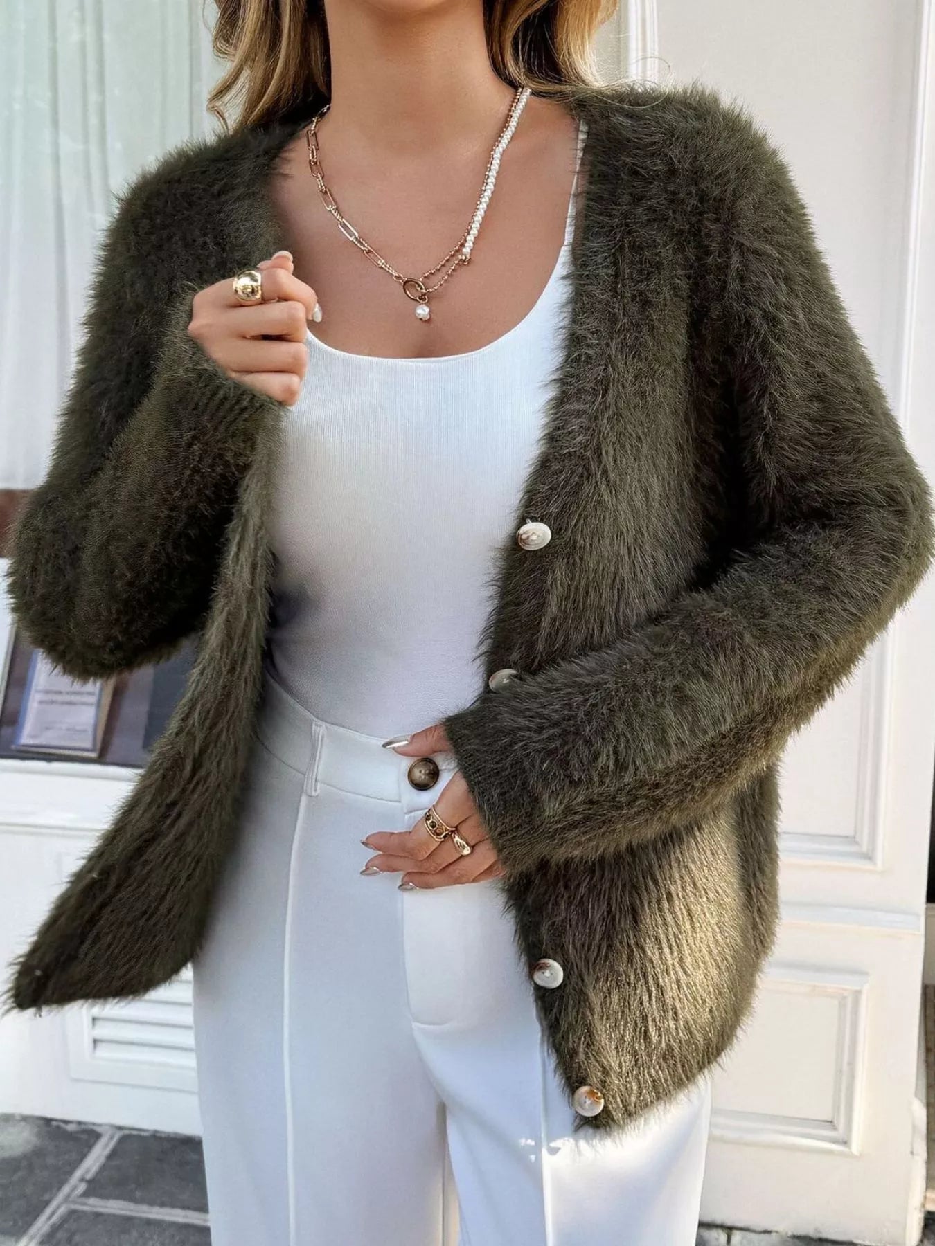 Flauschiger Strickcardigan mit Knöpfen