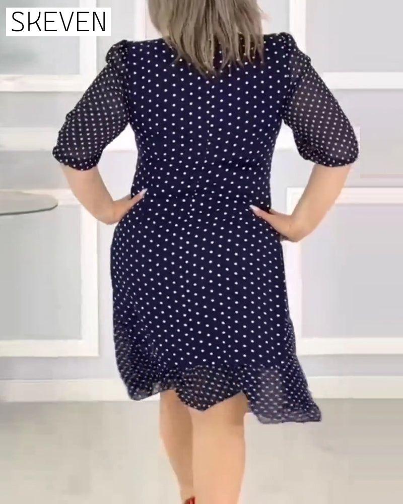 Robe élégante à manches courtes et imprimé à pois