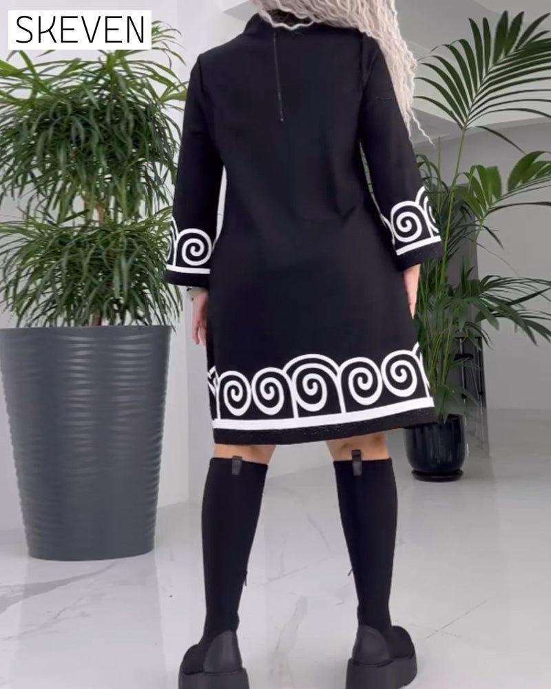 Langarmkleid mit Wellenmuster