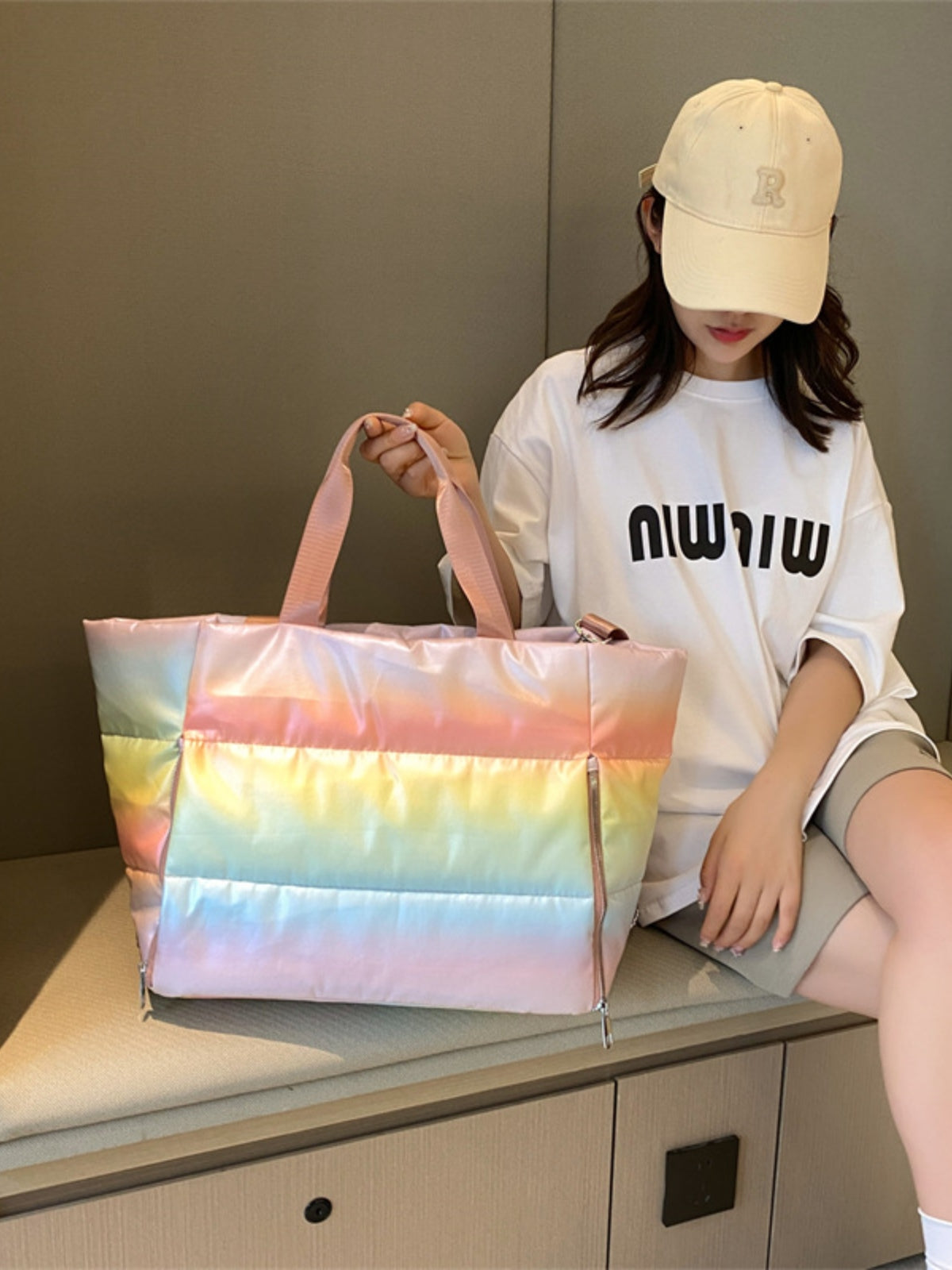 Gradient Quilted Travel Bag With Side Zippers