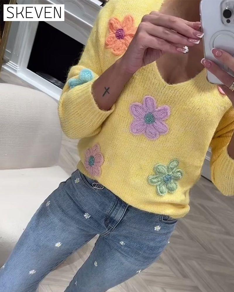 Long-Sleeved Floral V-Neck Pullover