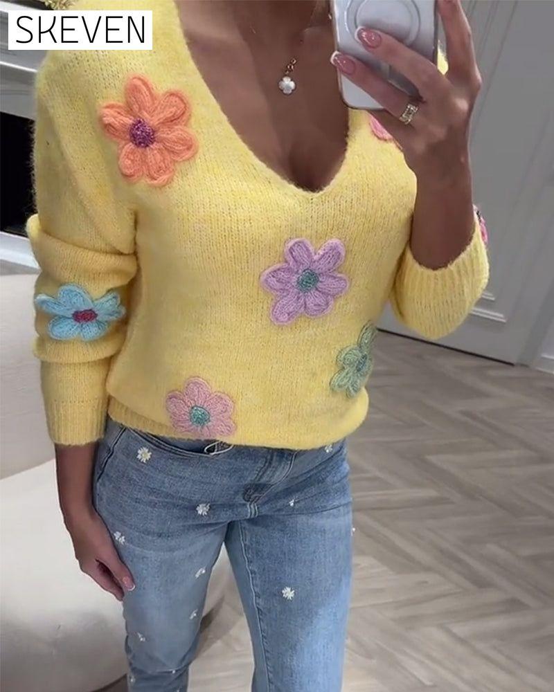 Long-Sleeved Floral V-Neck Pullover