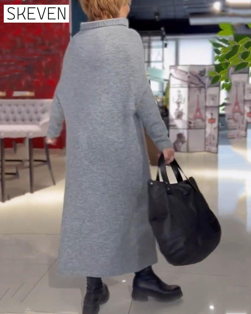Lockeres Kleid mit Rollkragen und langen Ärmeln