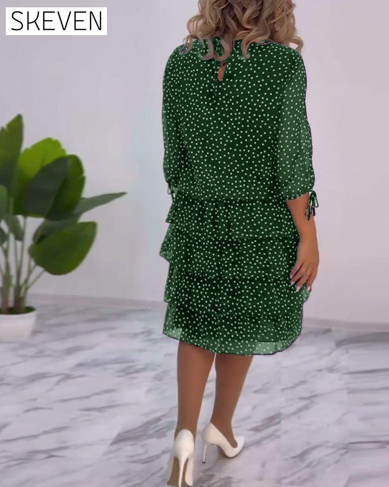 Elegantes, mehrlagiges Kleid mit Polka-Dot-Muster