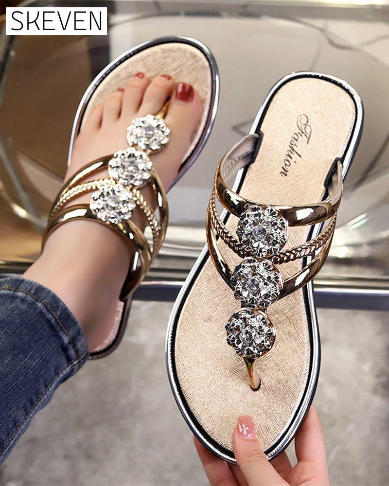 Fashionable floral rhinestone flip-flops