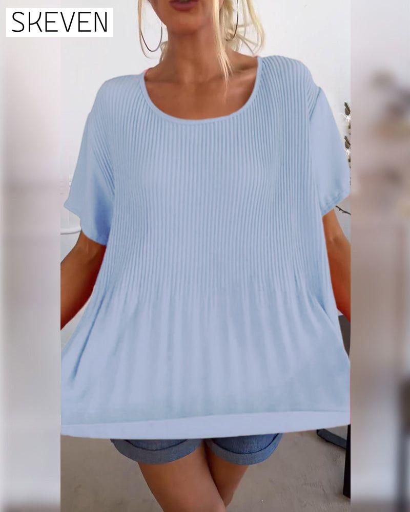 Solid color round neck pleated blouse