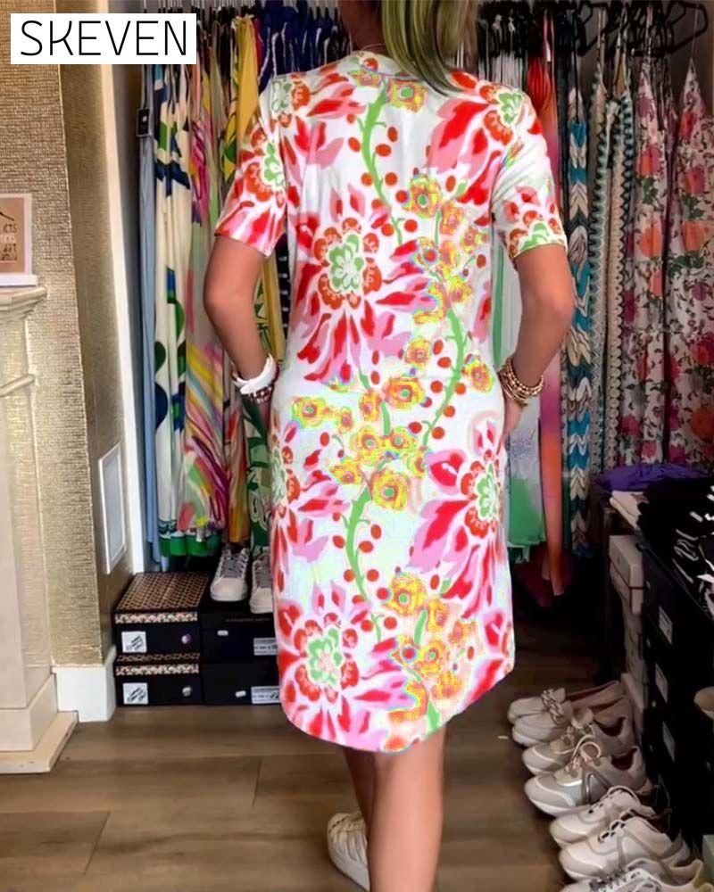 Short-sleeved floral V-neck dress
