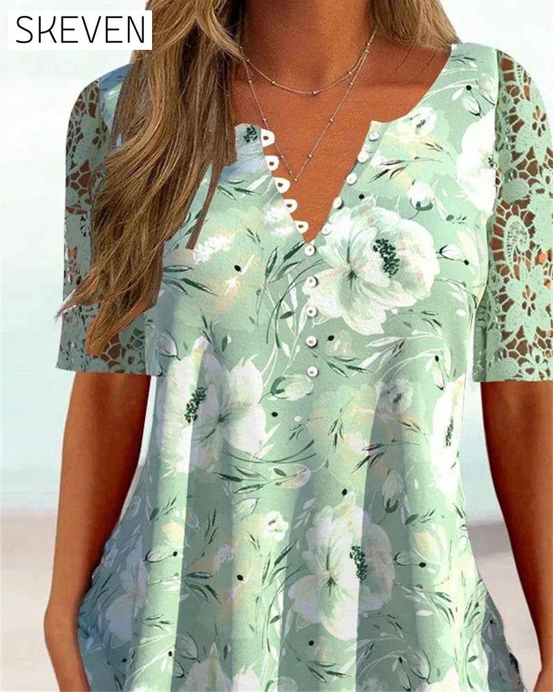 Kurzärmelige Bluse mit V-Ausschnitt und Print