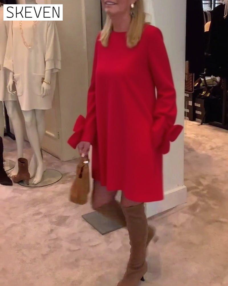 Modisches Kleid mit Rundhalsausschnitt und Schleifenärmeln