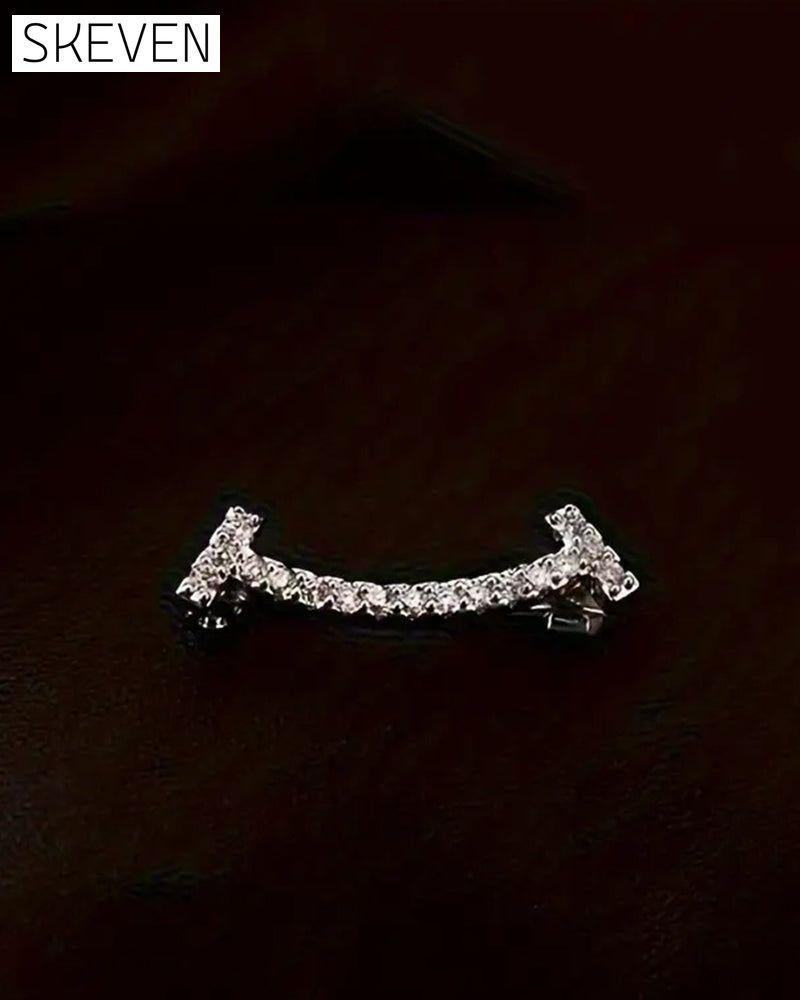 Broche mignonne avec un visage souriant