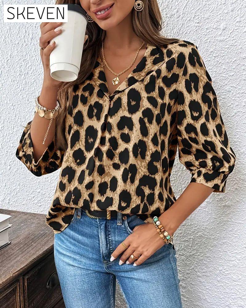 Halbärmelige, lockere Bluse mit Leopardenmuster