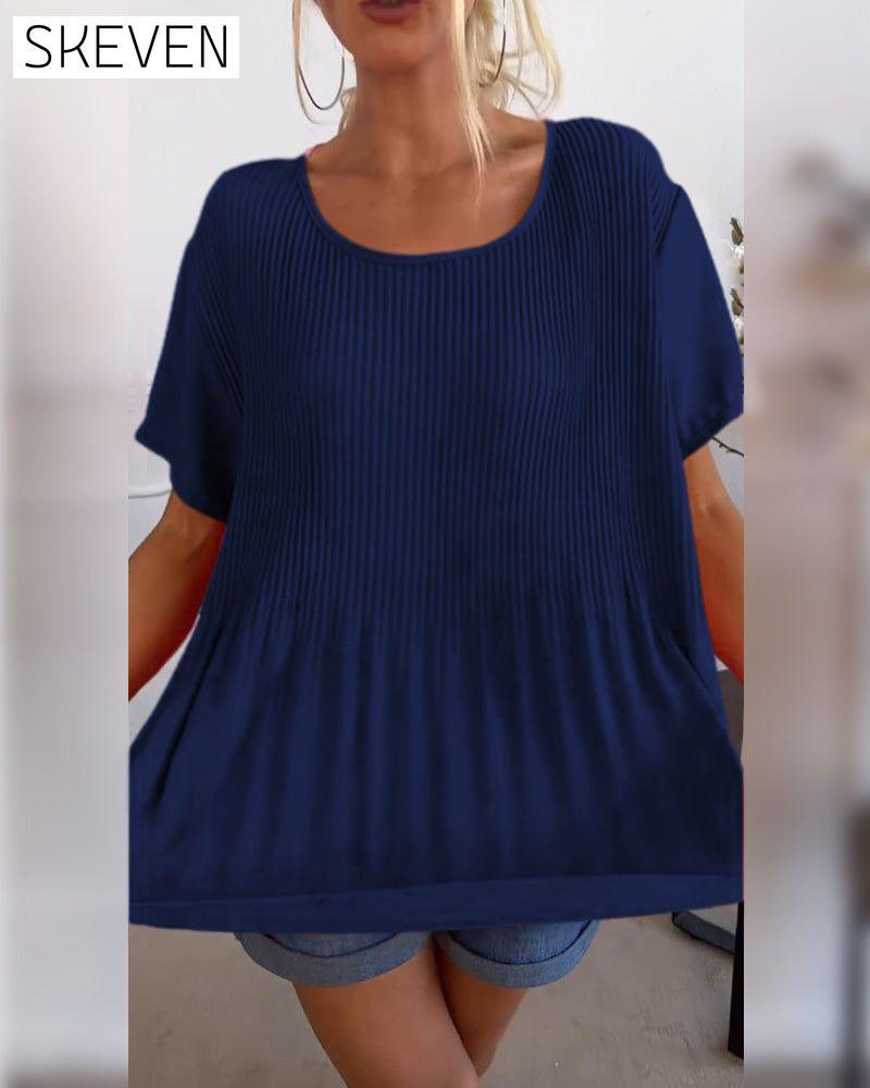 Solid color round neck pleated blouse