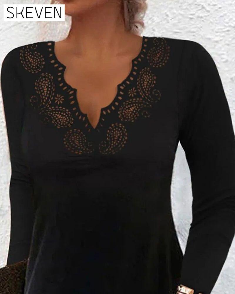 Robe amincissante en crochet à manches longues