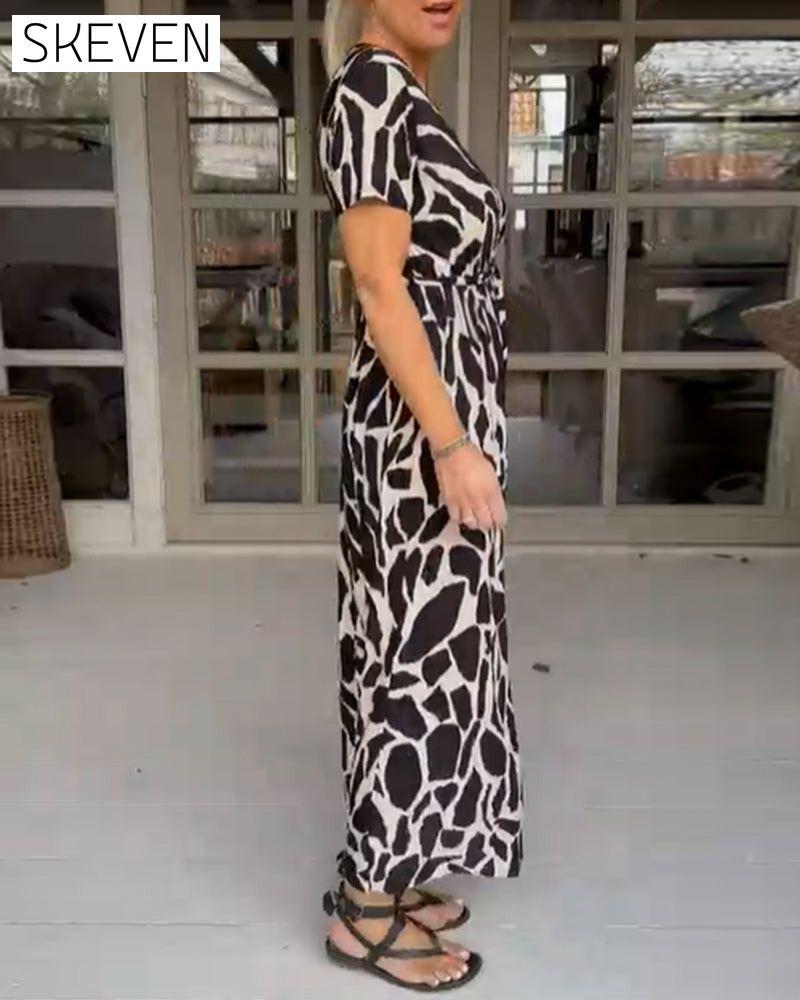 robe à manches courtes et col en V