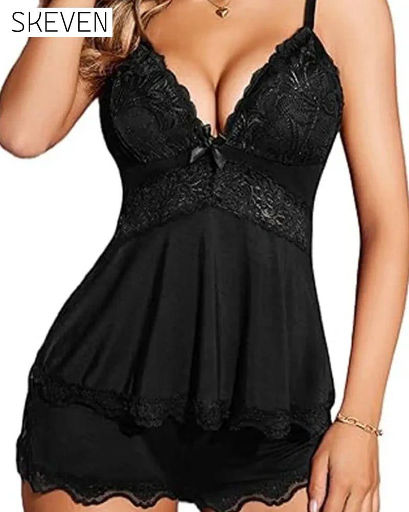 Schlafanzug-Set aus Spitzen-Top mit V-Ausschnitt und Shorts