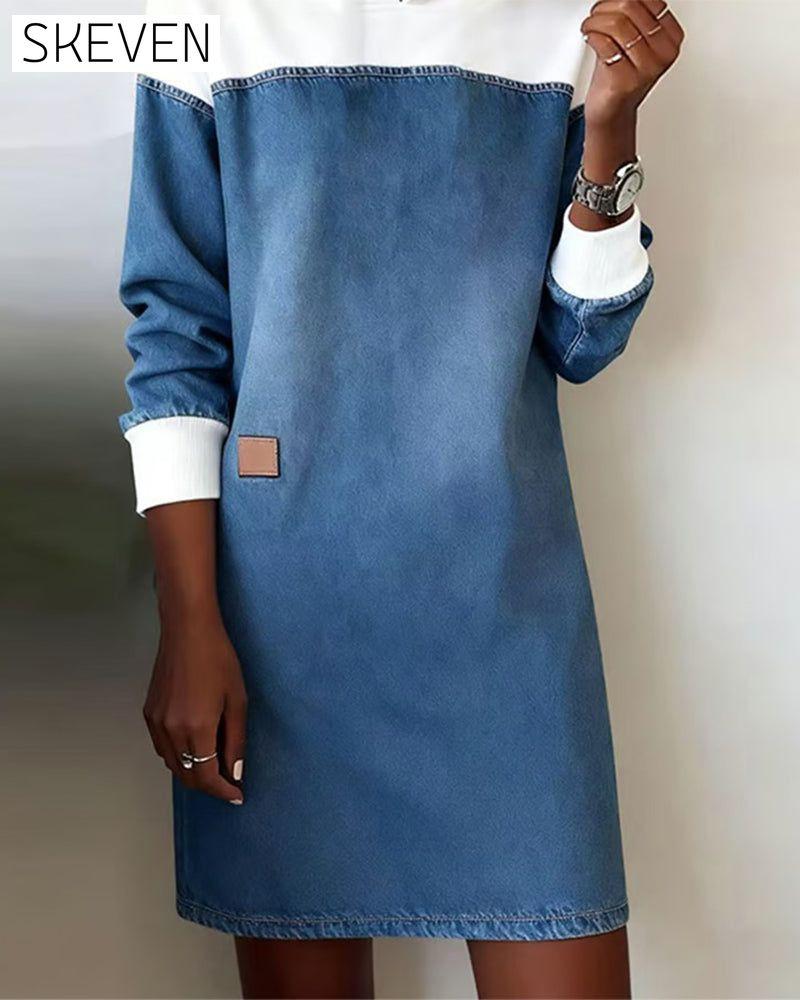 Kapuzenkleid aus Denim mit Patchwork-Details und überschnittenen Schultern
