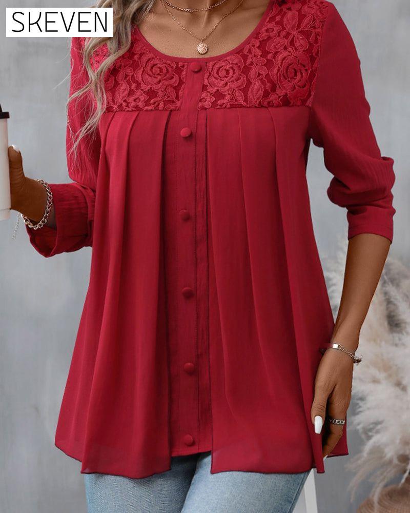 Elegantes Spitzentop mit Knopfleiste und Rundhalsausschnitt