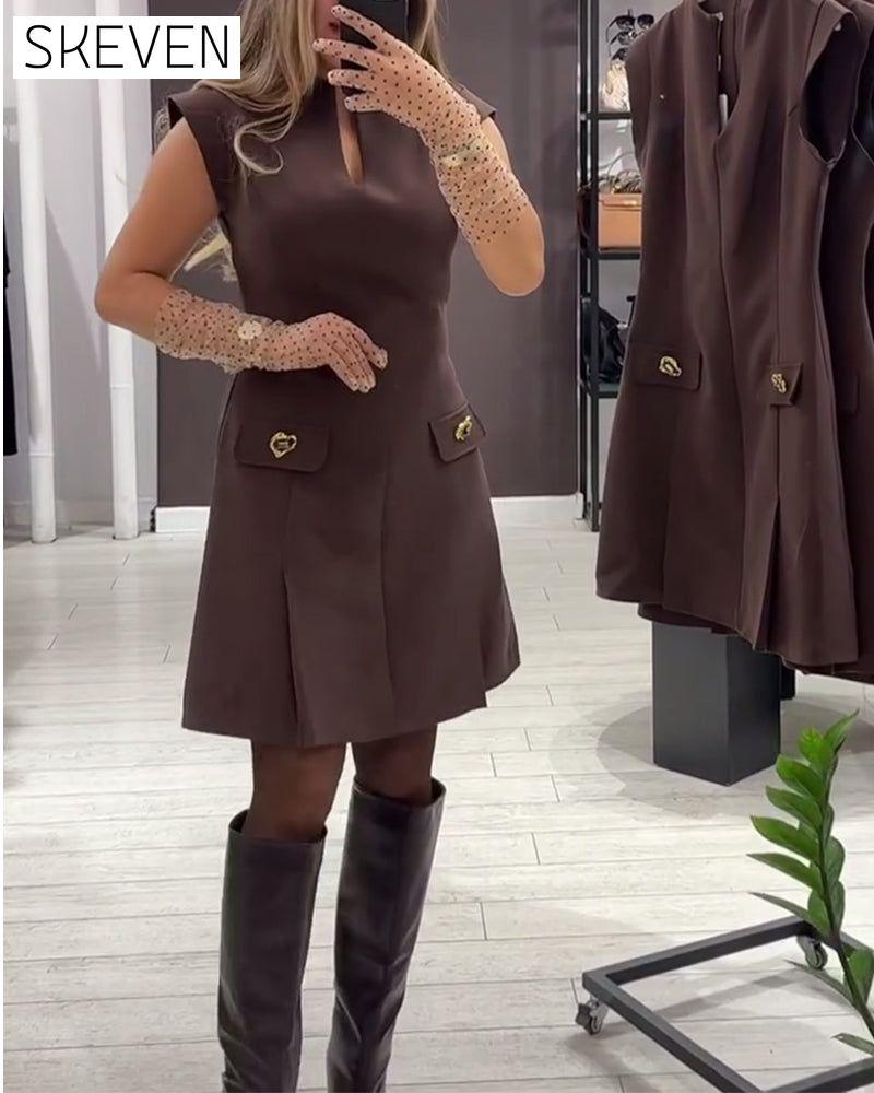 Robe élégante sans manches à col en V