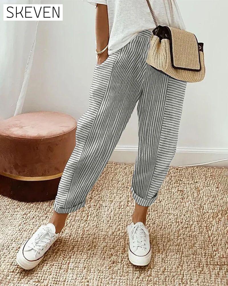 Lässige Hose mit Streifenmuster und Taschen