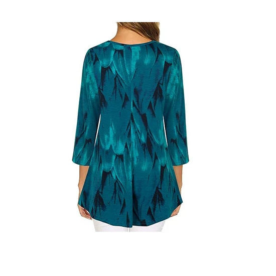 Plus-size Womens V-neck Buckle-front Loose-fit T-shirt